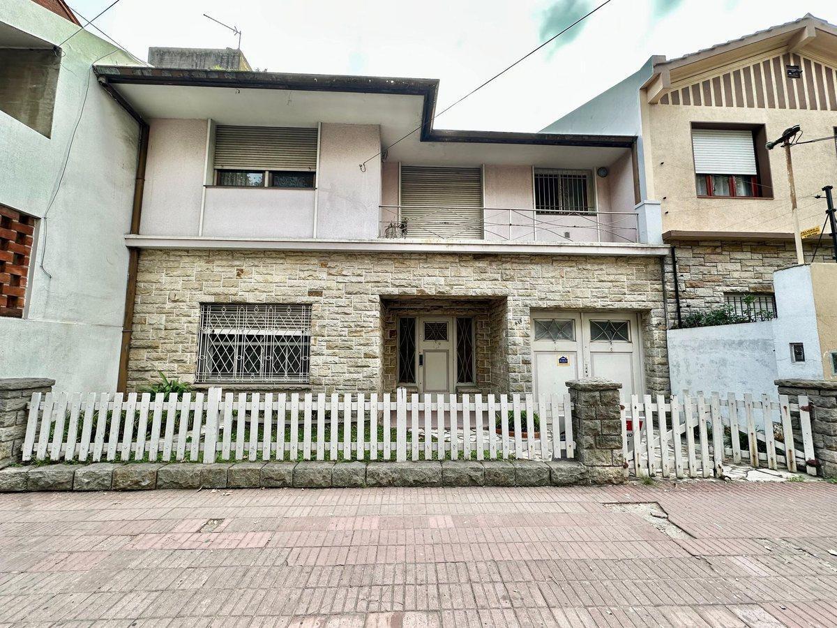Foto de VENTA CASA 4 AMBIENTES WILDE GARAGE PATIO, imagen 1