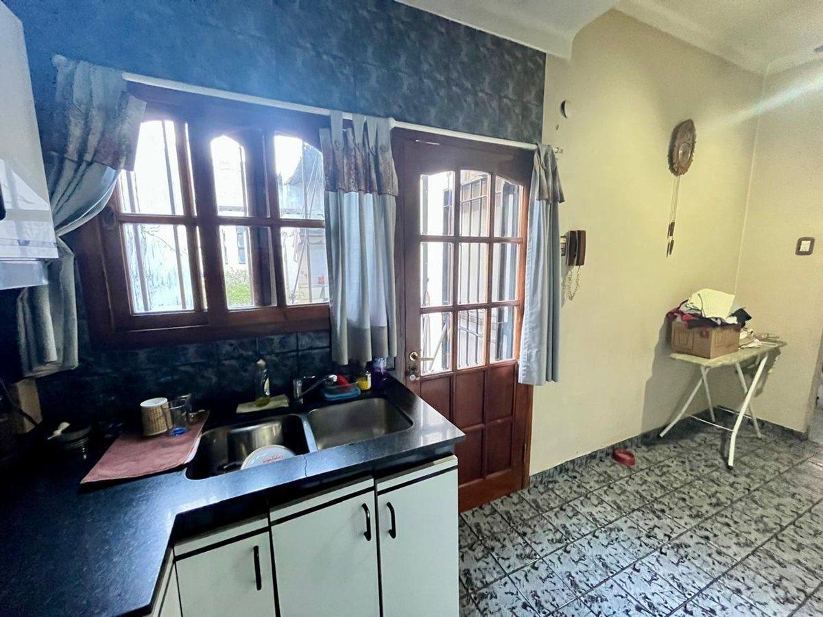 Foto de VENTA CASA 3 AMBIENTES LANUS OESTE, imagen 4