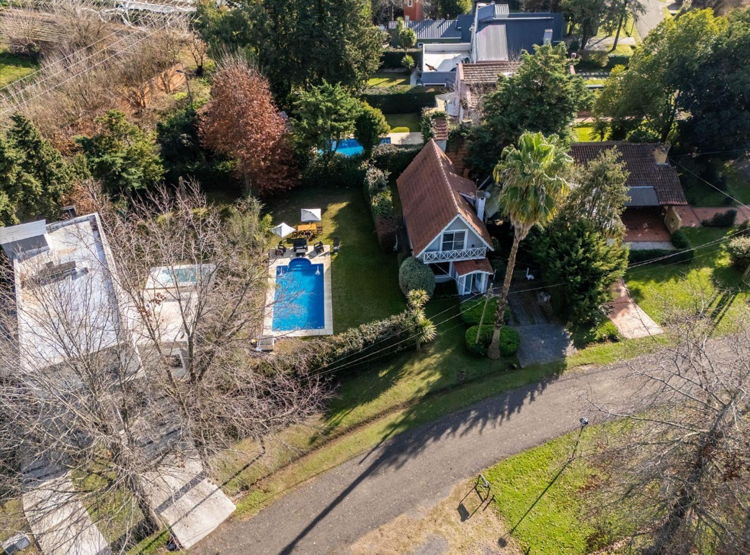 Foto de VENTA CASA ALPINA DOBLE LOTE 3 AMB EL PATO COUNTRY, imagen 1