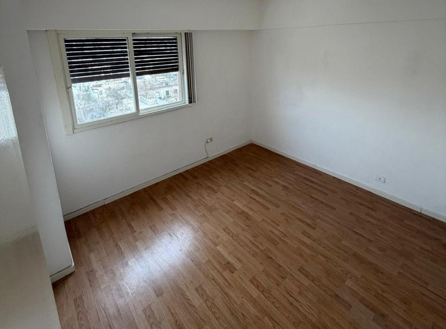 Foto de Aquiler departamento 4 ambientes FLORESTA, imagen 2