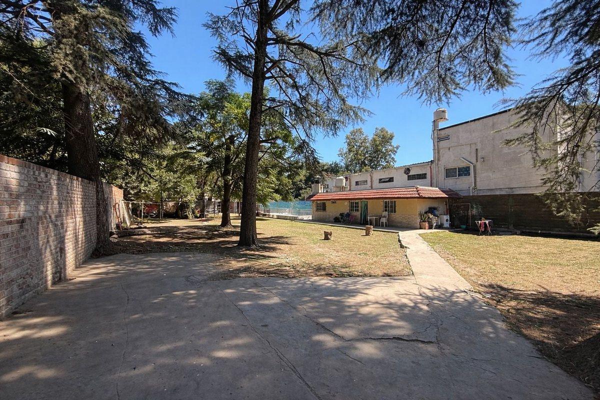 Foto de Venta Casa quincho patio y pileta Virrey del pino, imagen 4