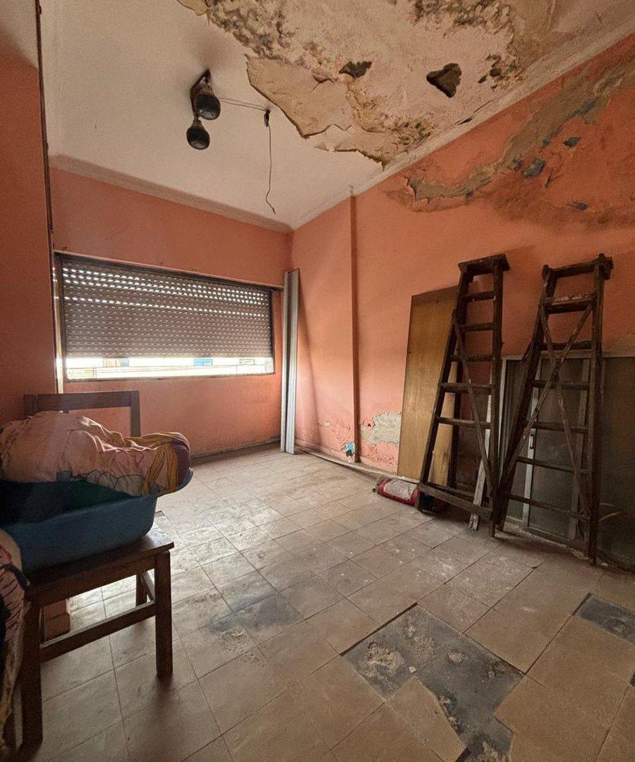 Foto de VENTA CASA VALENTIN ALSINA CON LOCAL + GALPON, imagen 4