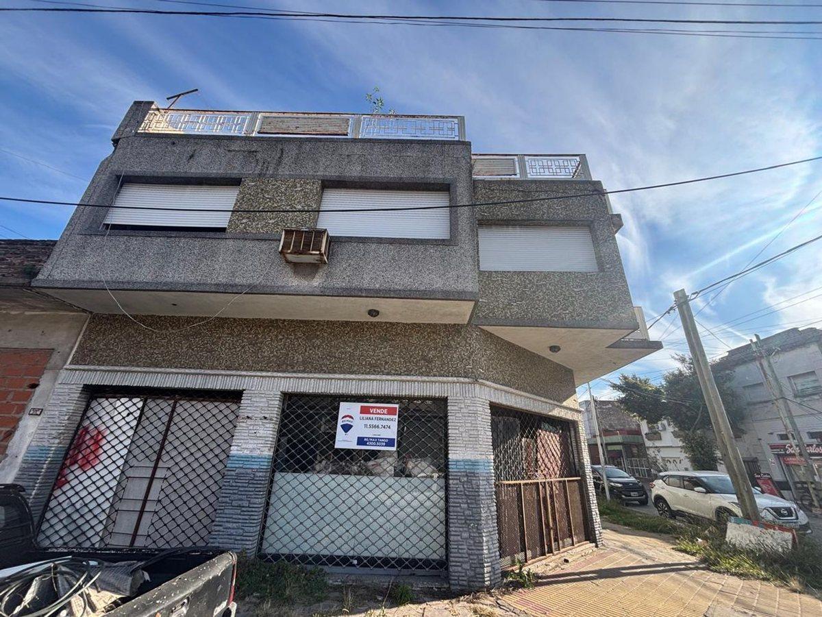 Foto de VENTA CASA VALENTIN ALSINA CON LOCAL + GALPON, imagen 2