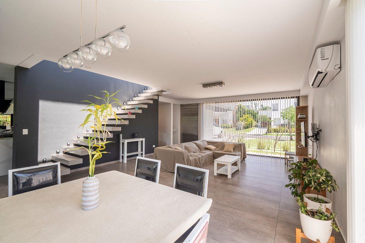 Foto de VENTA CASA 4 AMBIENTES NUEVO QUILMES LOTE INTERNO, imagen 3