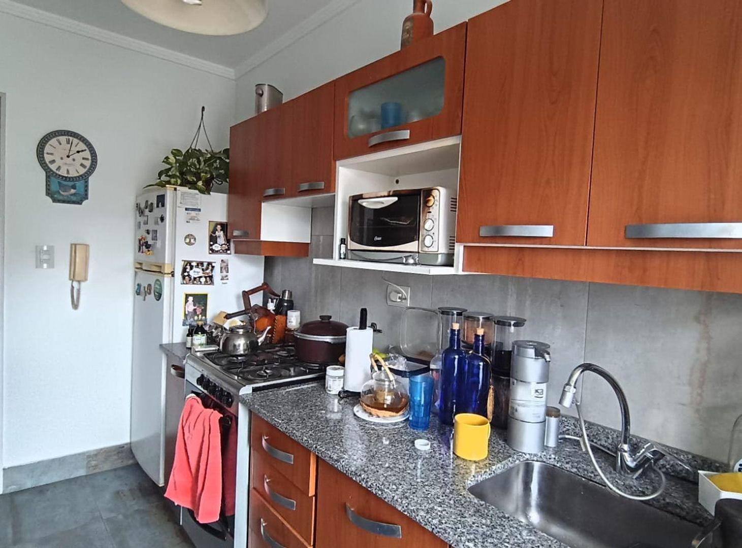 Foto de VENTA 2 AMBIENTES CON BALCON CORRIDO APTO CREDITO!, imagen 4