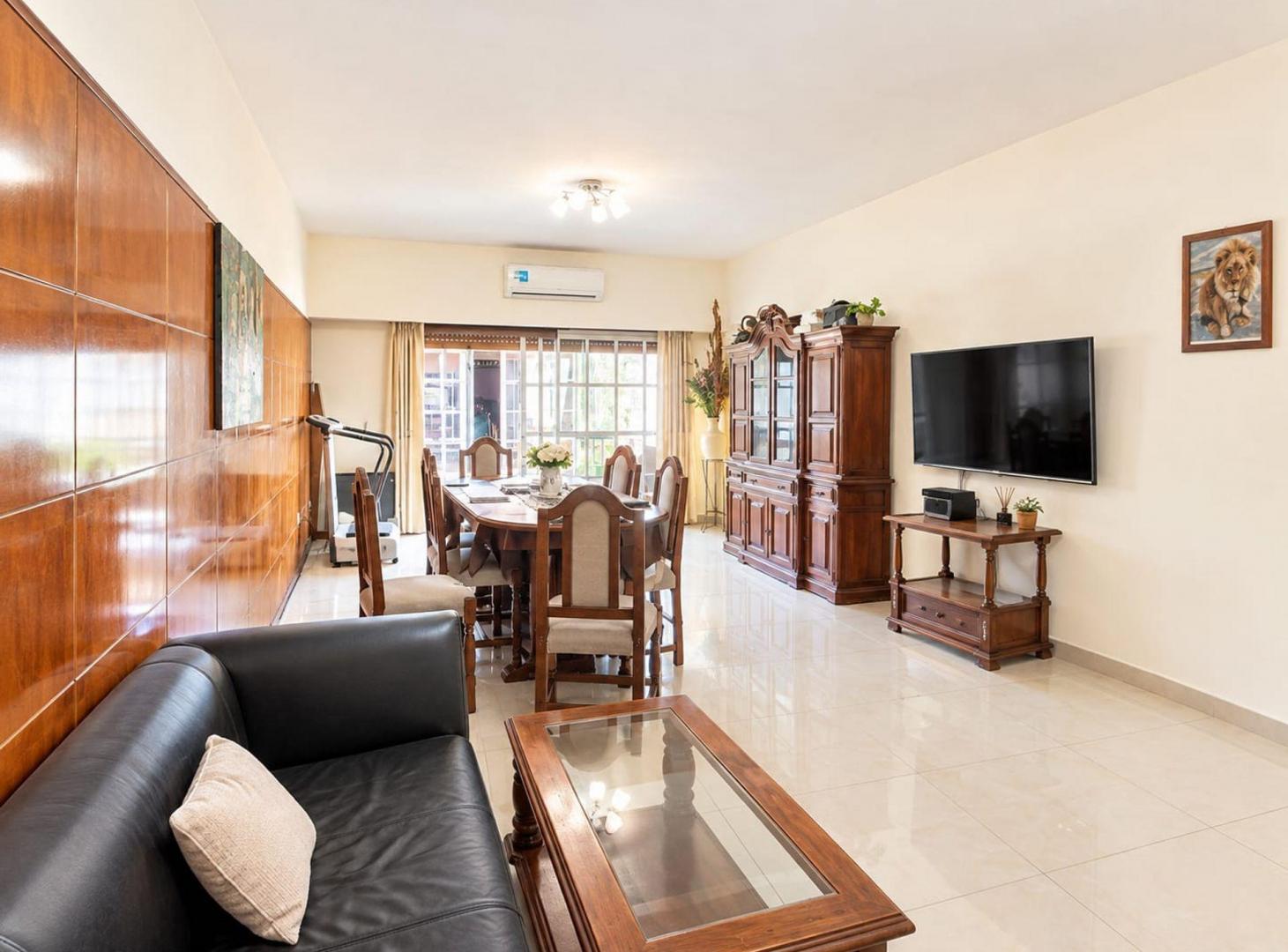 Foto de VELEZ SARSFIELD VENTA DUPLEX 4 AMB COCHERA PATIO, imagen 4
