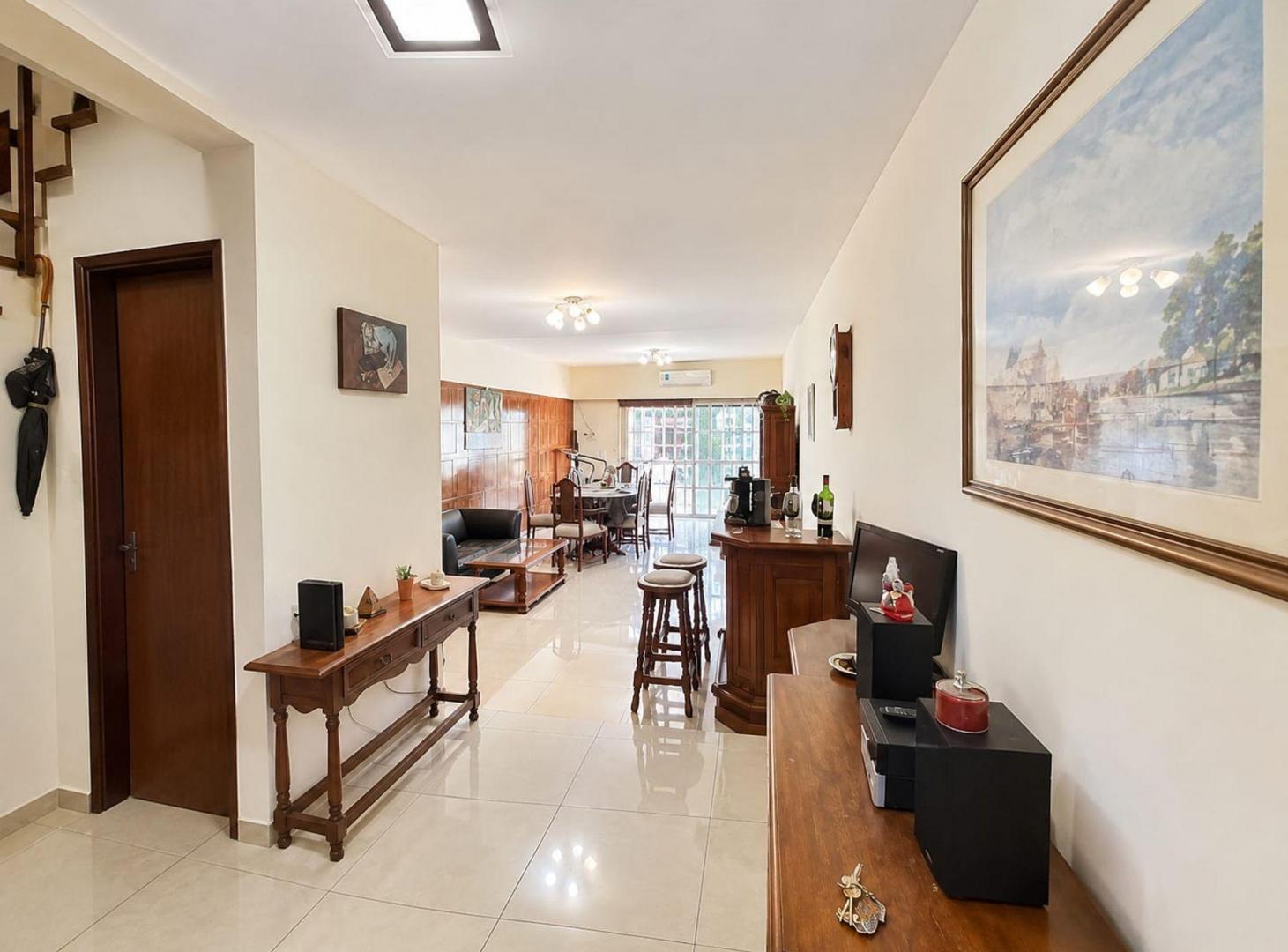 Foto de VELEZ SARSFIELD VENTA DUPLEX 4 AMB COCHERA PATIO, imagen 3