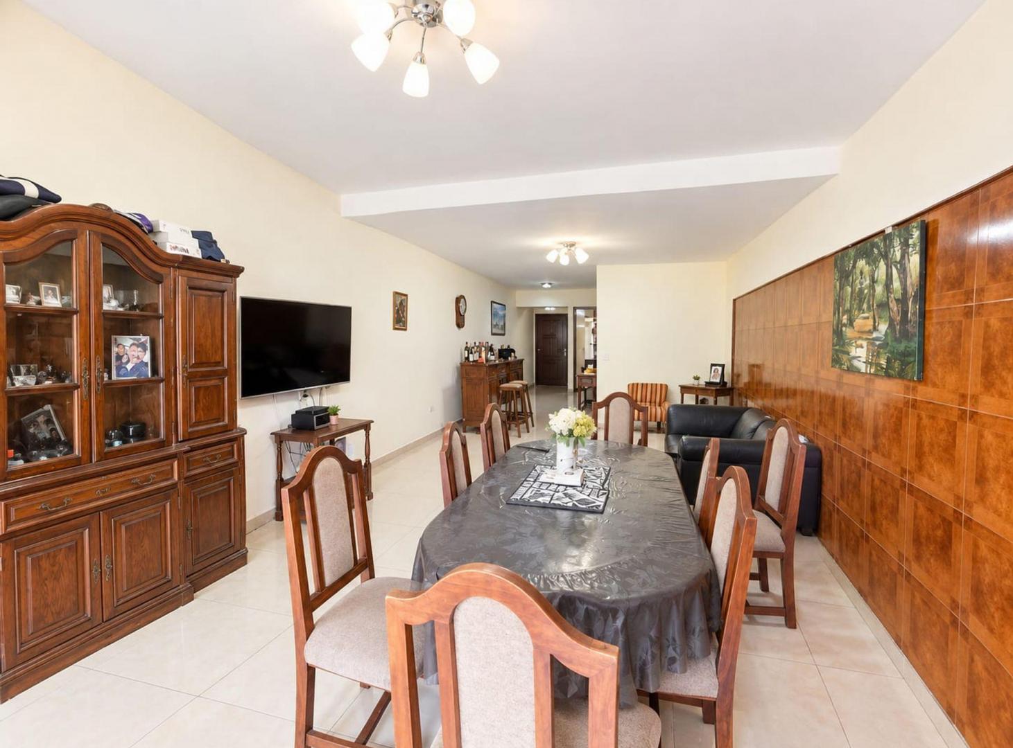 Foto de VELEZ SARSFIELD VENTA DUPLEX 4 AMB COCHERA PATIO, imagen 1