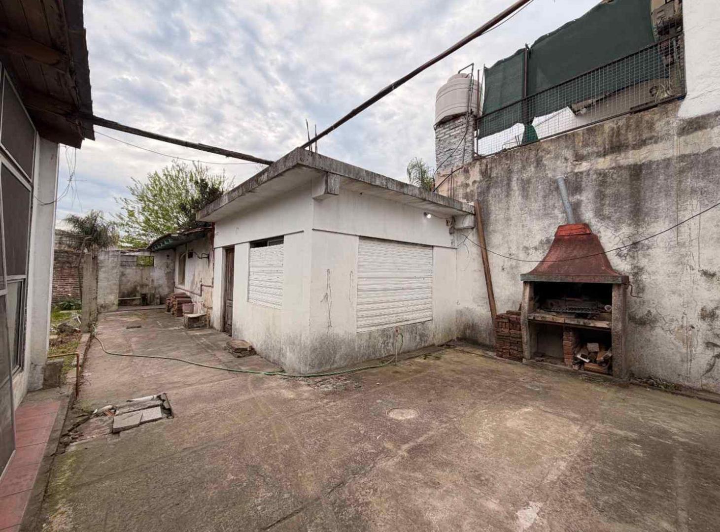 Foto de VENTA CASA 3 AMB MONTE GRANDE QUINCHO COCHERA JARD, imagen 3
