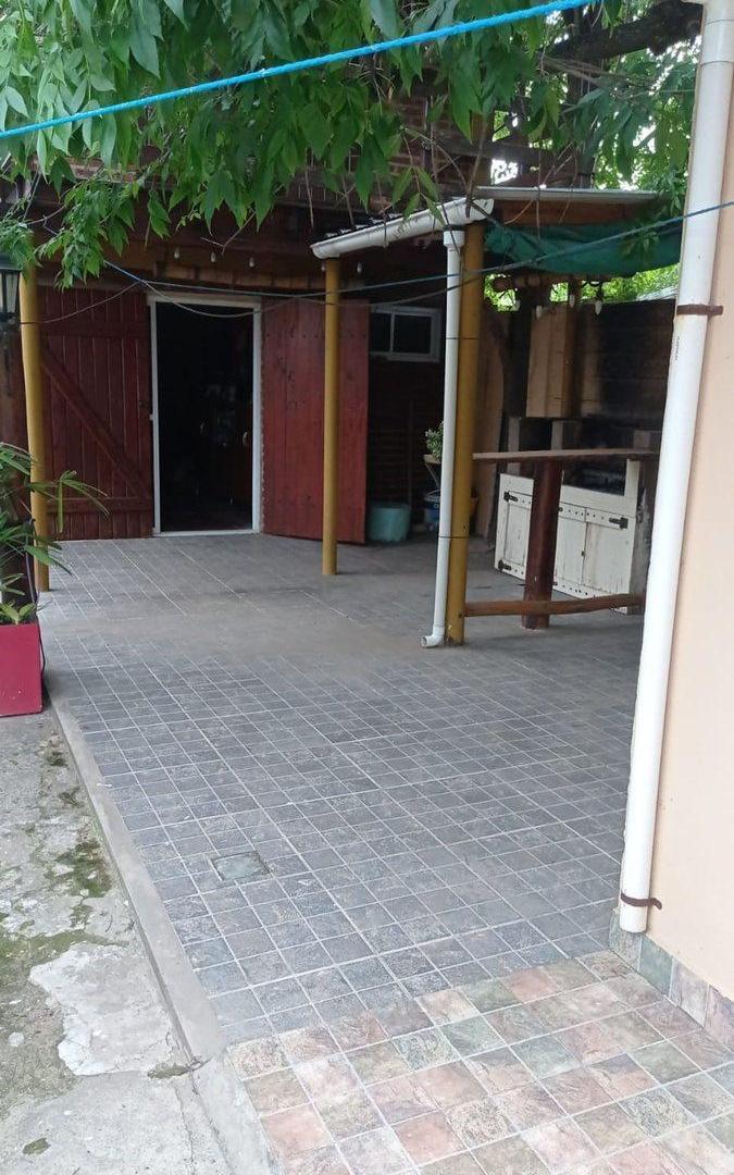 Foto de CASA 3 AMB. C/ "GALPON CASA" ADICIONAL EN JARDIN, imagen 3