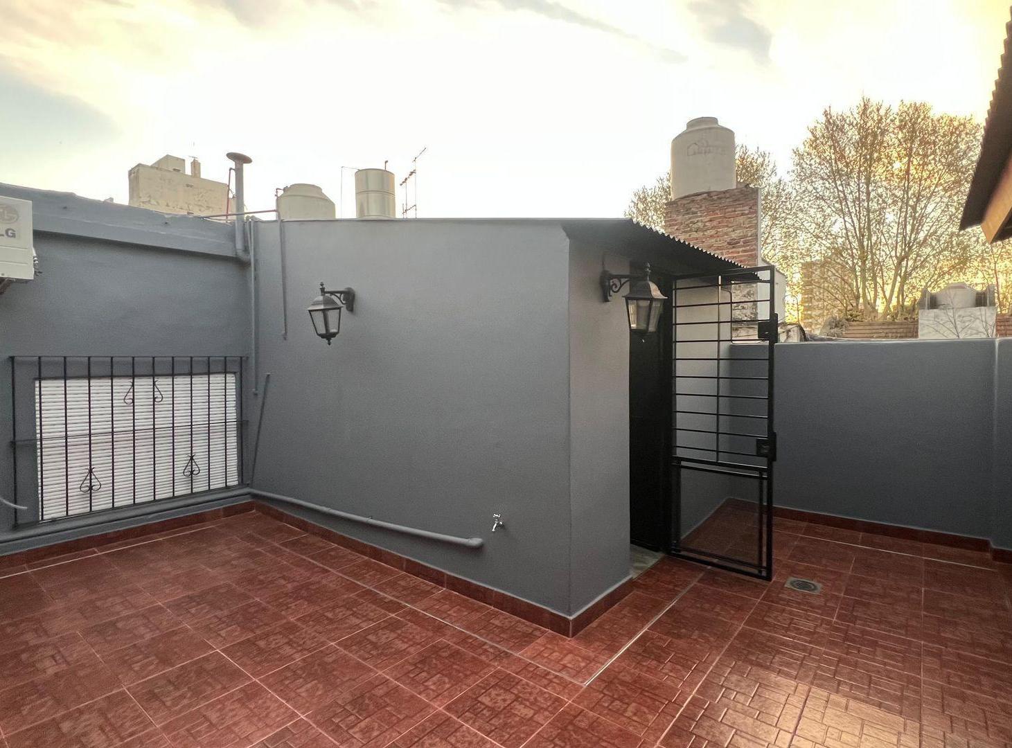 Foto de VENTA PH 4 AMB SIN EXPENSAS CON TERRAZA FLORESTA, imagen 5
