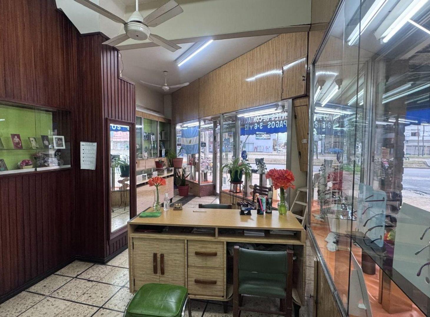 Foto de VENTA LOCAL EN WILDE EN ESQUINA MITRE 5500, imagen 1