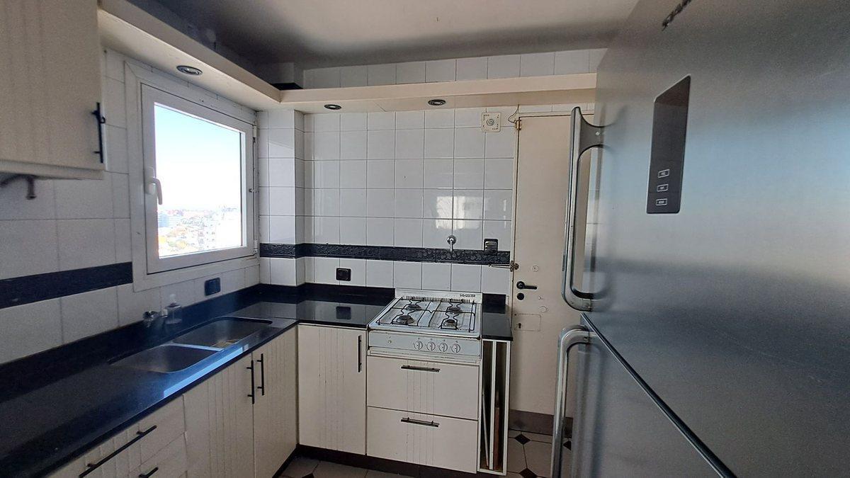 Foto de VENTA PISO 4 AMBIENTES CON HABITACIÓN DE SERVICIO, imagen 2