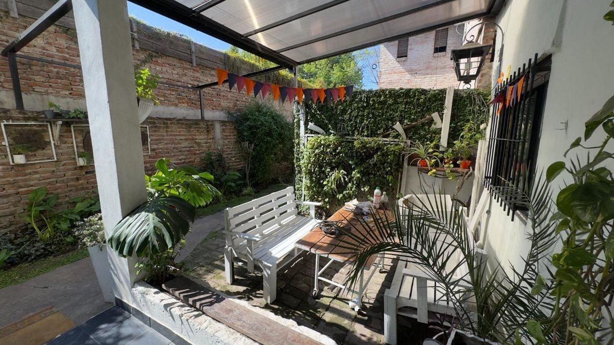 Foto de Venta Casa 4 amb + depto 2 ambientes Ituzaingo, imagen 4