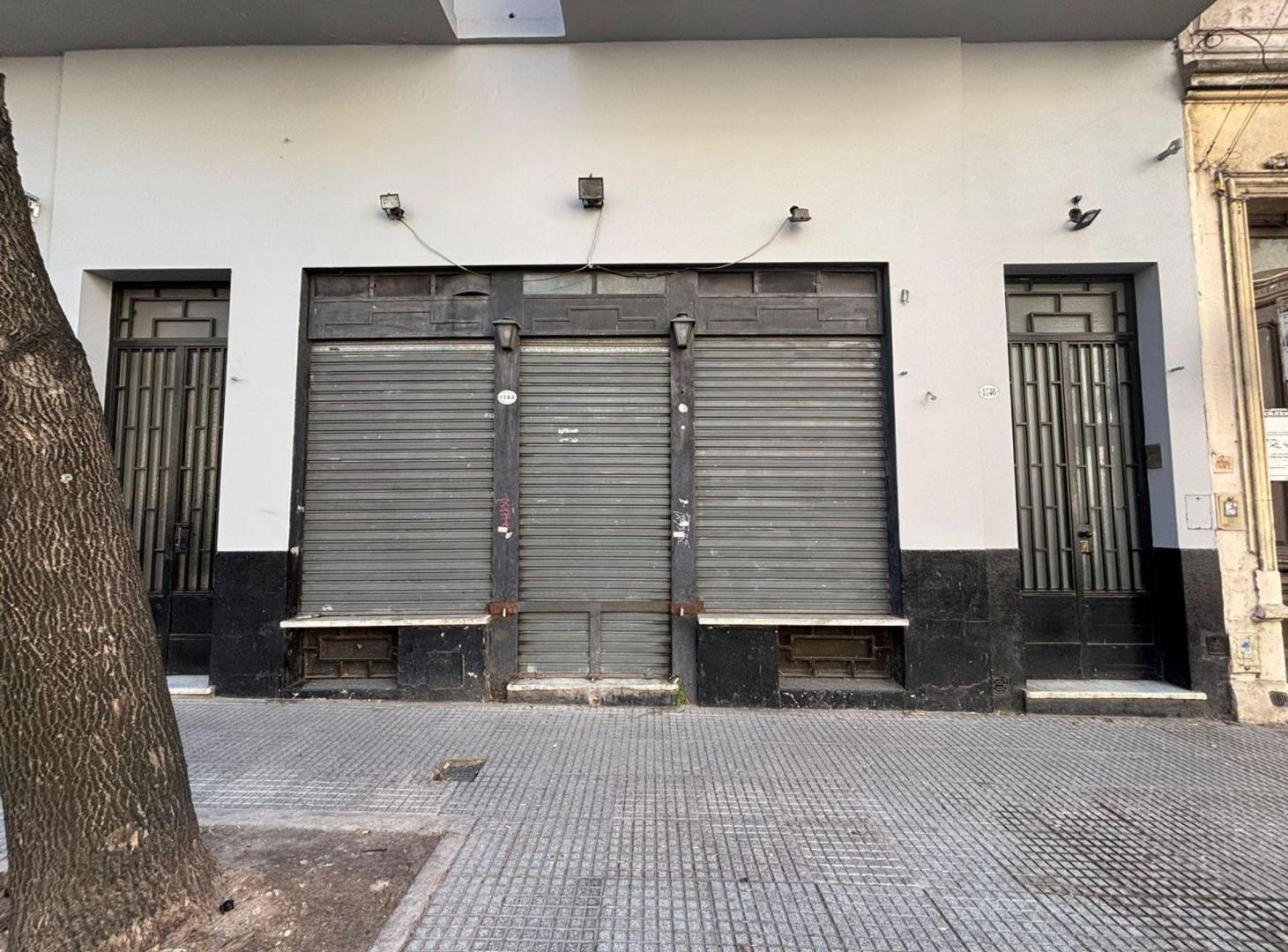 Foto de VENTA BARRACAS LOCAL COMERCIAL A RECICLAR, imagen 1