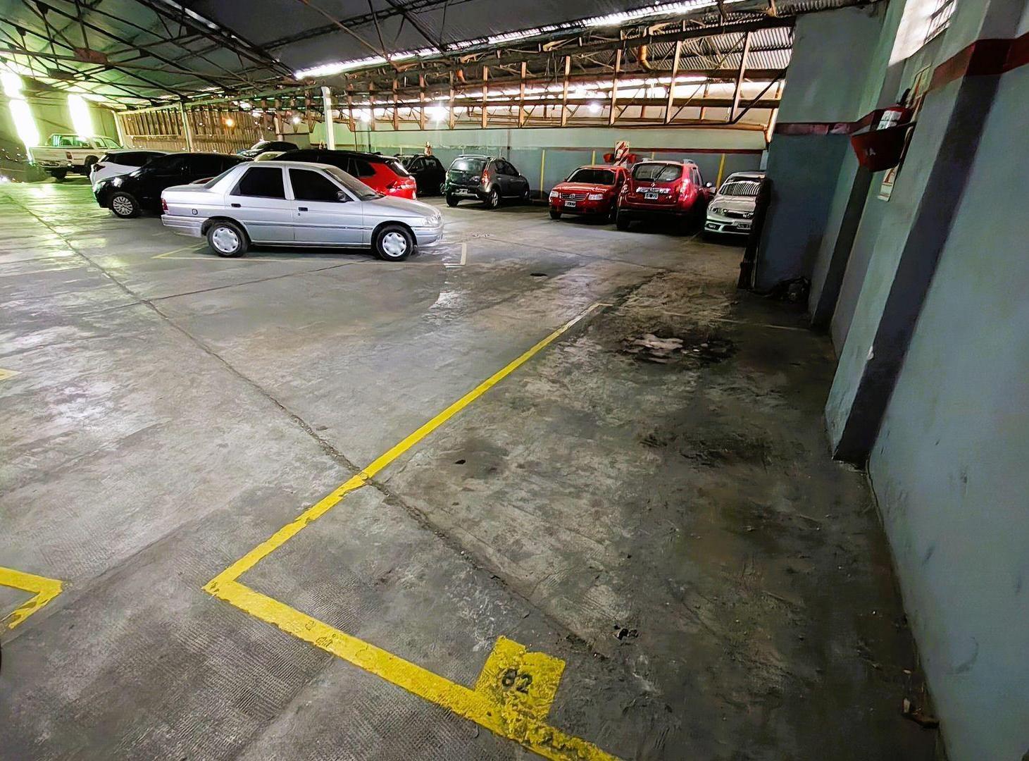 Foto de VENTA COCHERA FIJA AMPLIA EN BELGRANO, imagen 5