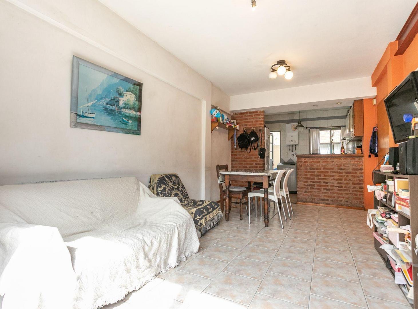 Foto de VENTA 3 AMB - DPTO DUPLEX al FRENTE - BARRACAS, imagen 3