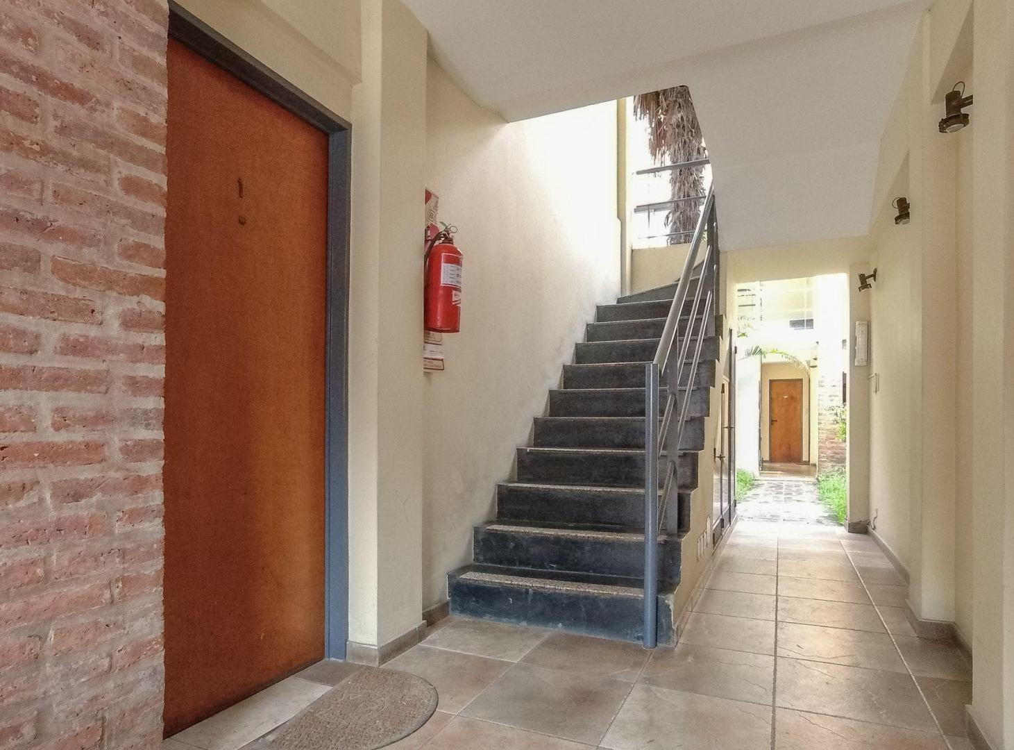 Foto de VENTA 3 AMB - DPTO DUPLEX al FRENTE - BARRACAS, imagen 4