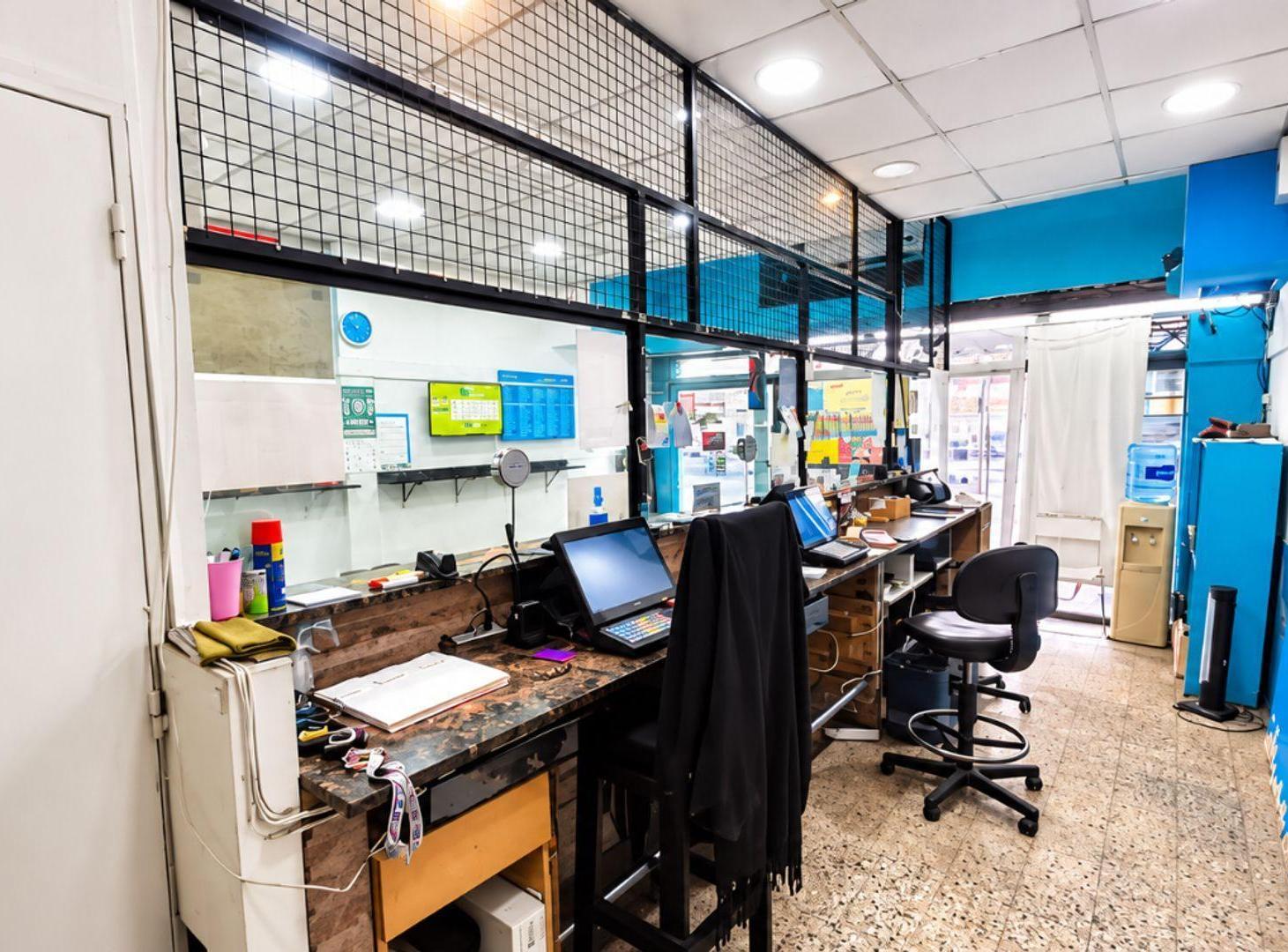 Foto de LOCAL COMERCIAL EN VENTA CON RENTA MATADEROS, imagen 2