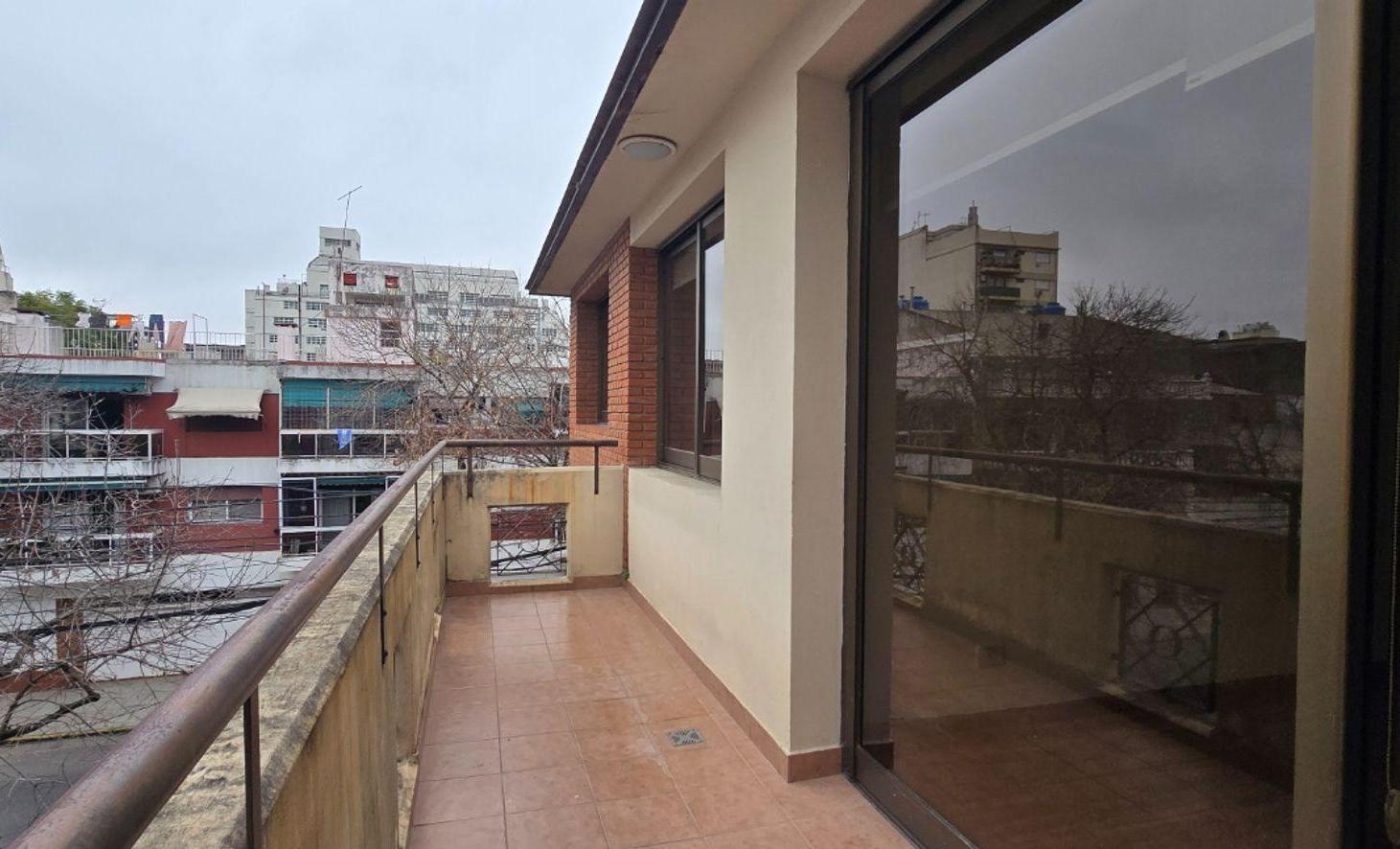 Foto de ALQUILER DEPARTAMENTO 3 AMBIENTES COCHERA BARRACAS, imagen 3