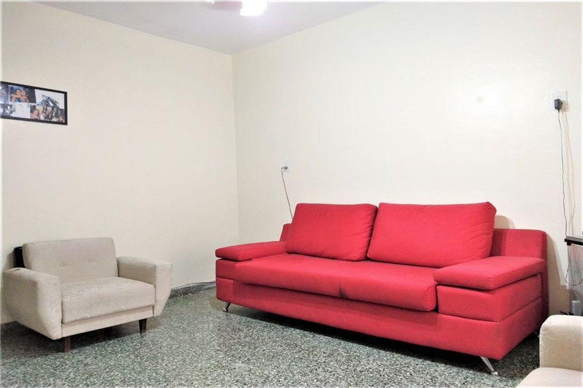 Foto de VENTA CASA 3 AMBIENTES, COCHERA Y PARQUE - QUILMES, imagen 2