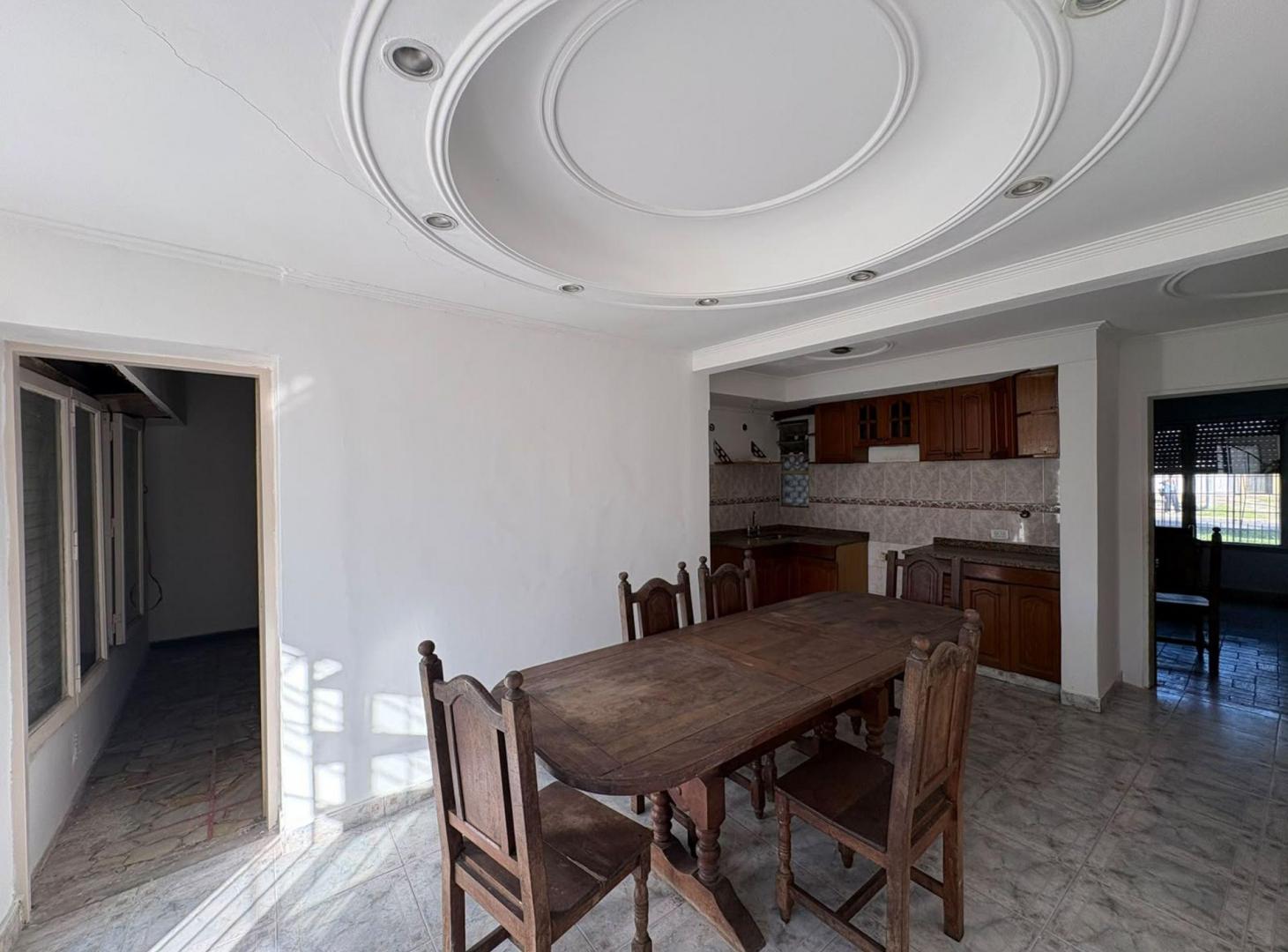 Foto de VENTA CASA 5 AMB QUILMES PILETA, imagen 4