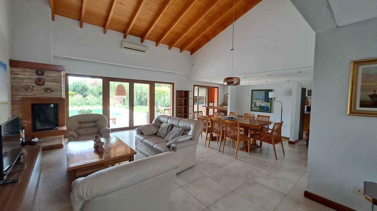 Foto de VENTA CASA 5 AMBIENTES BARRIO LAS LIEBRES GARIN, imagen 2
