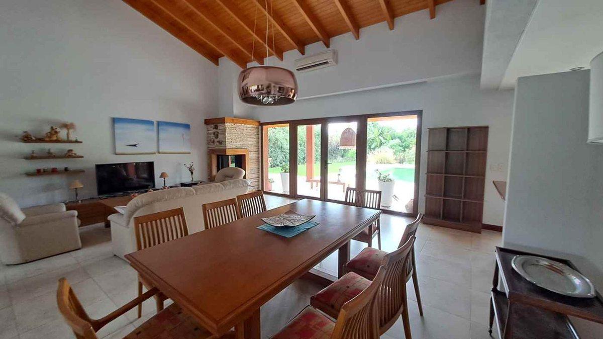 Foto de VENTA CASA 5 AMBIENTES BARRIO LAS LIEBRES GARIN, imagen 3