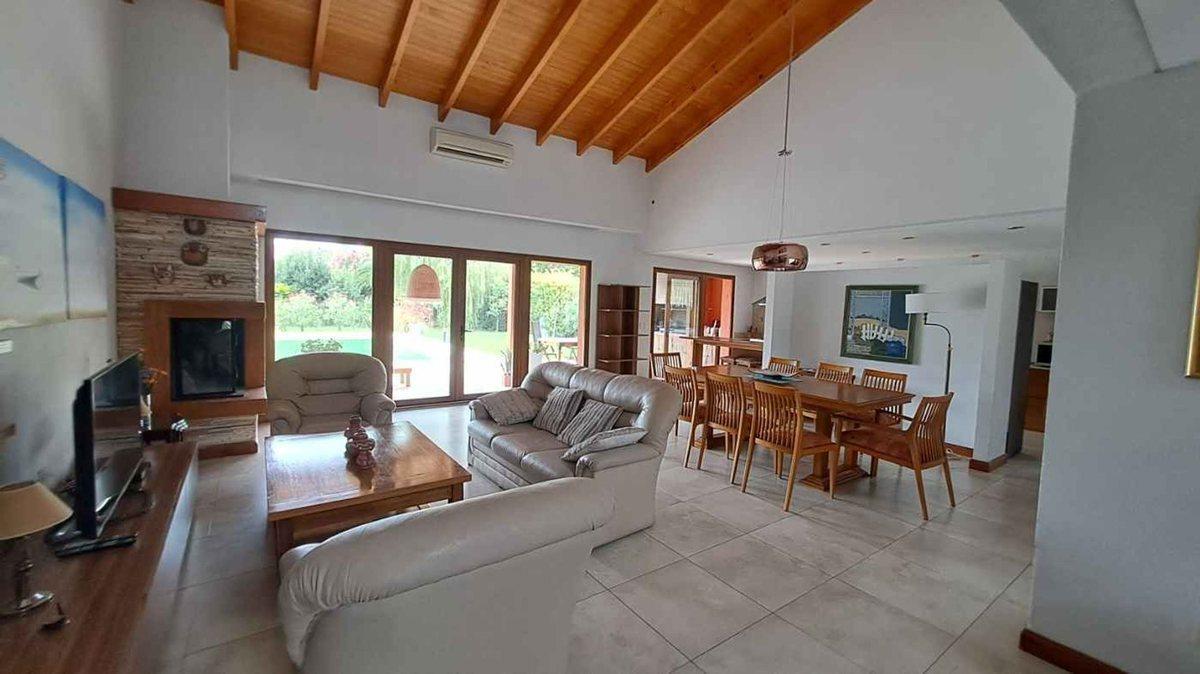 Foto de VENTA CASA 5 AMBIENTES BARRIO LAS LIEBRES GARIN, imagen 1