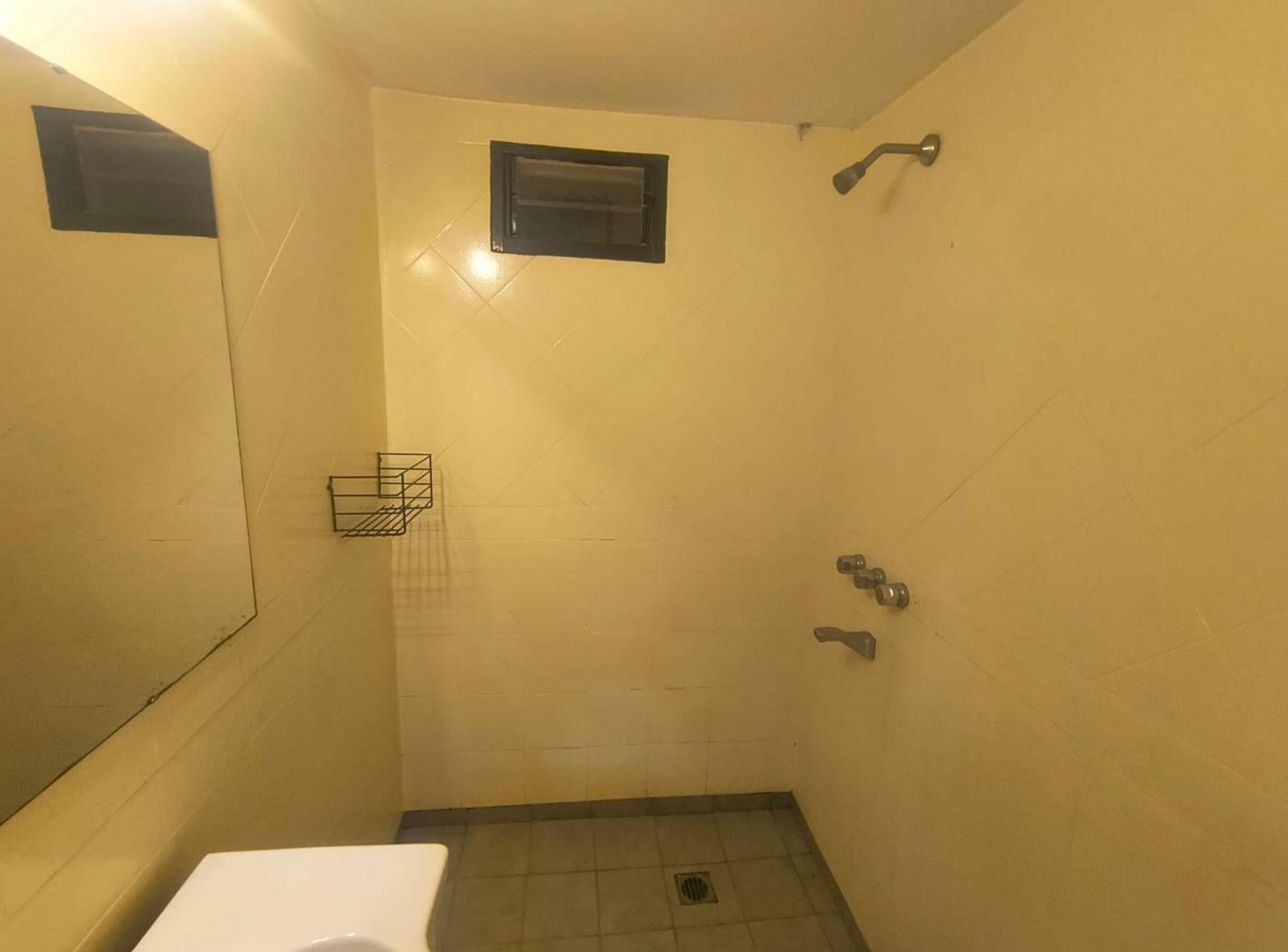 Foto de VENTA PH 2 AMBIENTES CON PATIO AVELLANEDA, imagen 5