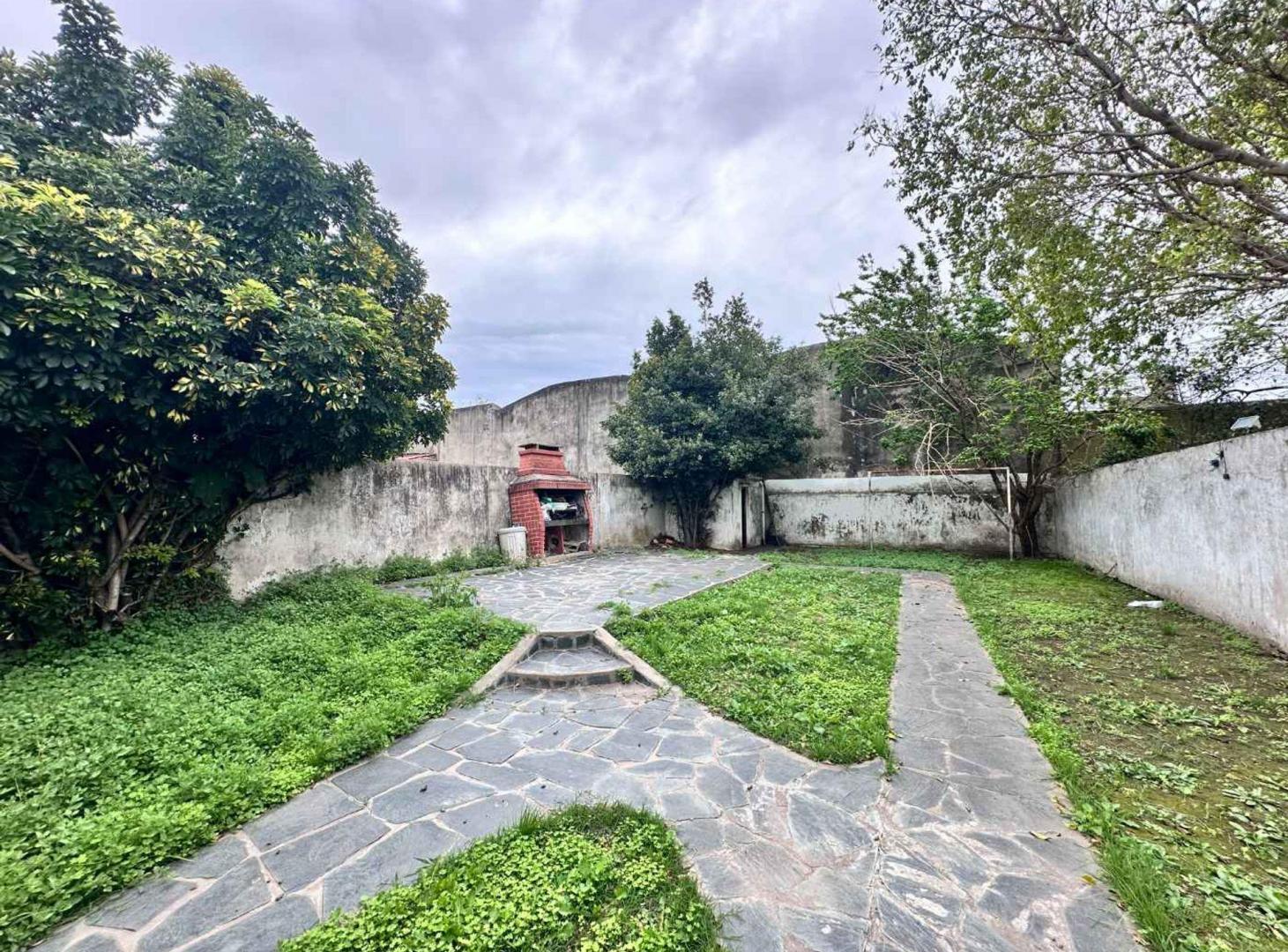 Foto de Venta Casa 5 amb c/ parque, Remedios de Escalada, imagen 1