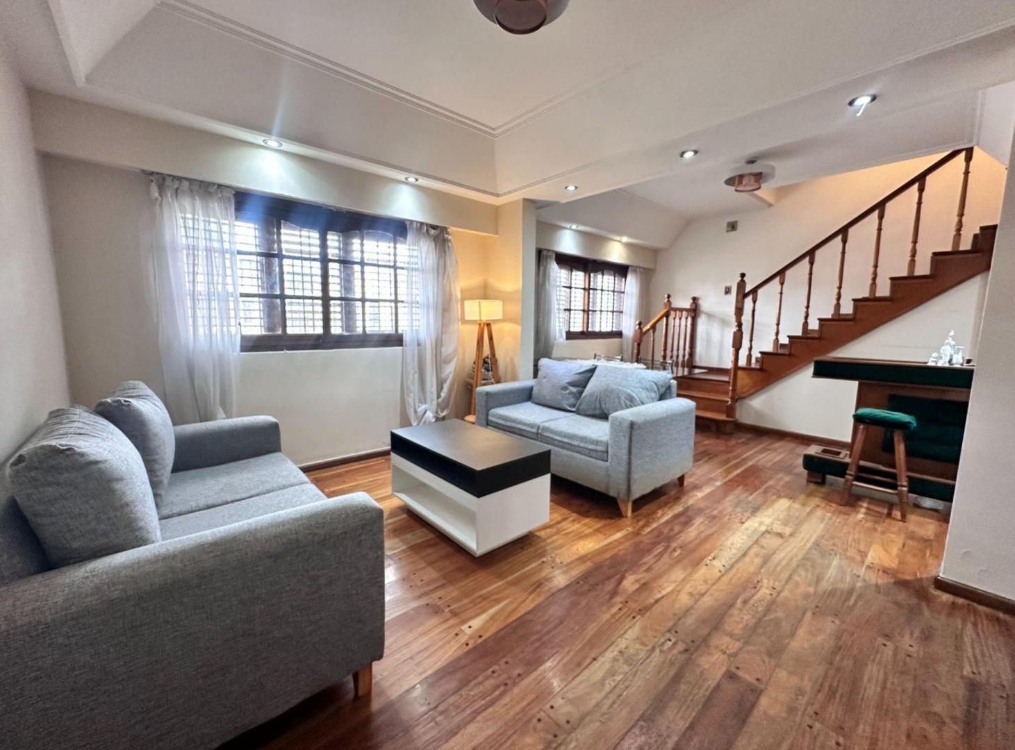 Foto de Venta Casa 5 amb c/ parque, Remedios de Escalada, imagen 2