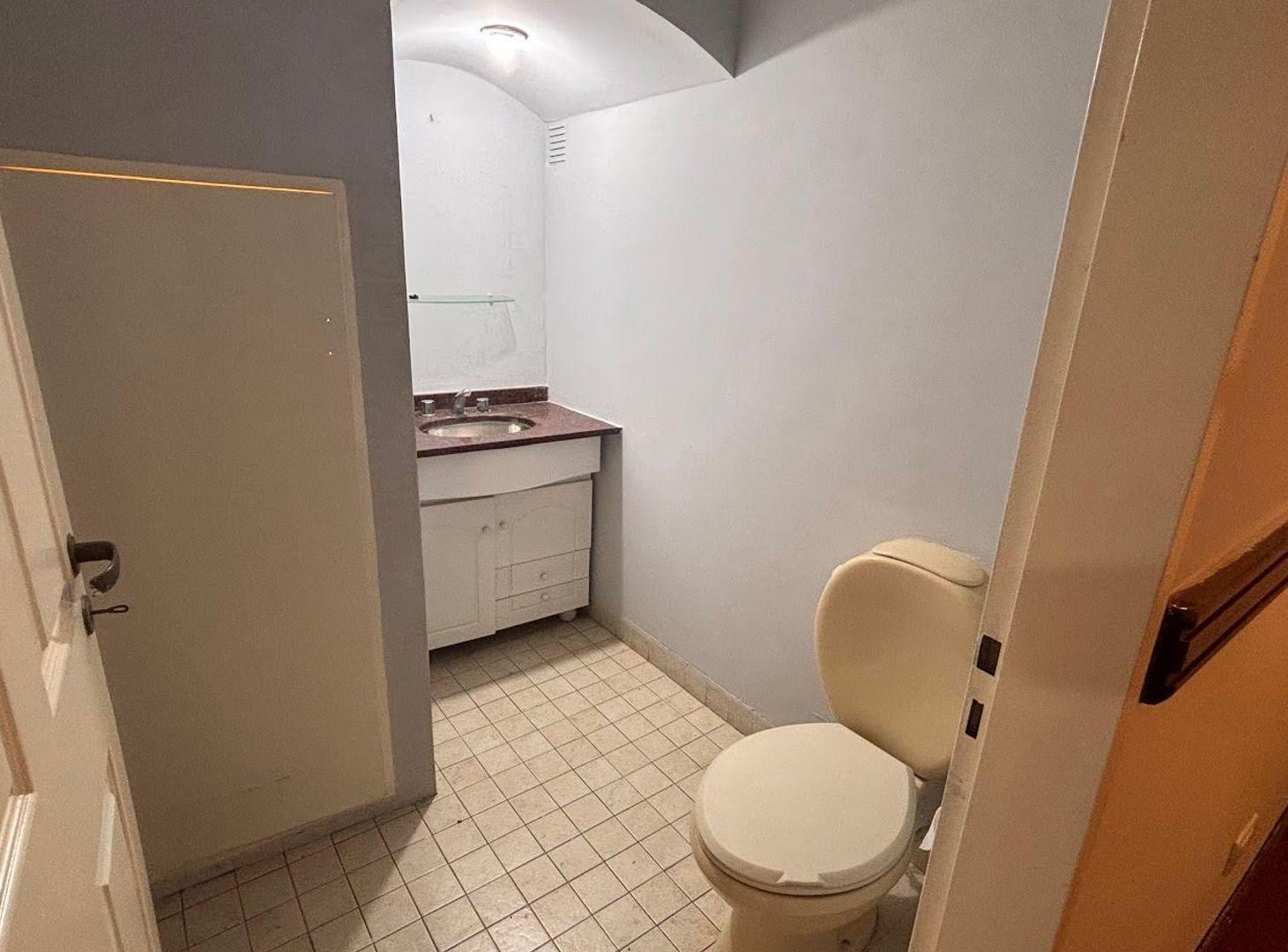 Foto de CASA TRIPLEX 5 AMB 3 BAÑOS AVELLANEDA APTO CRÉD, imagen 3