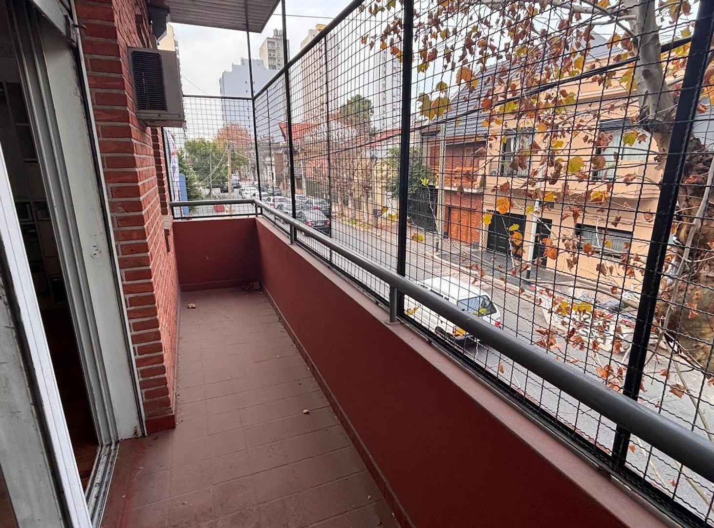 Foto de CASA TRIPLEX 5 AMB 3 BAÑOS AVELLANEDA APTO CRÉD, imagen 2