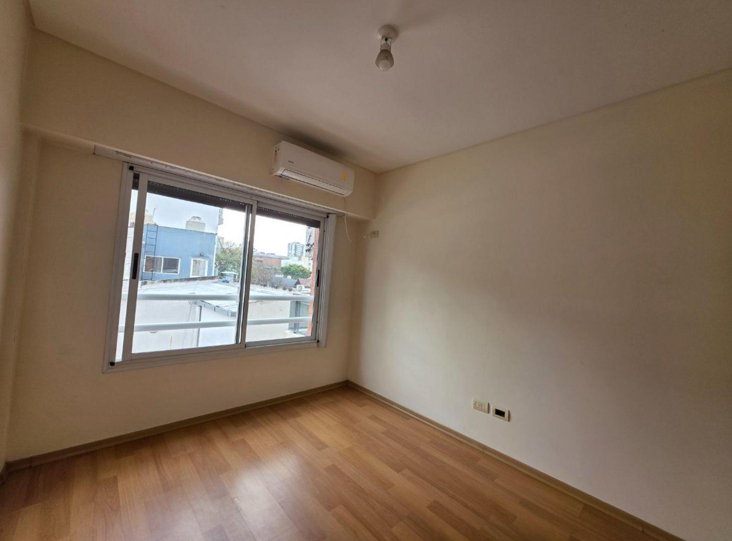 Foto de ALQUILER DEPARTAMENTO DOS AMBIENTES BALCON QUILMES, imagen 4