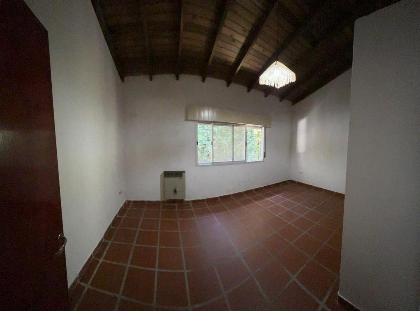 Foto de Venta Casa 5 Amb con Pileta La Reja APTO CREDITO, imagen 5