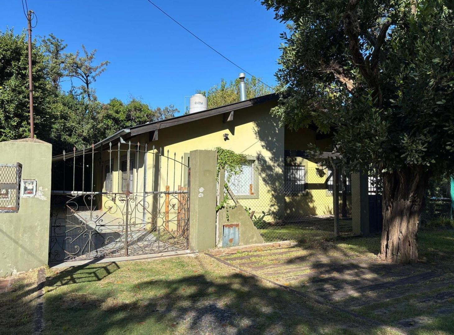 Foto de Venta Casa 5 Amb con Pileta La Reja APTO CREDITO, imagen 1