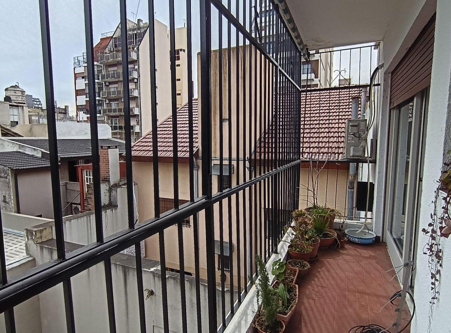 Foto de VENTA 2 AMBIENTES CON BALCON CORRIDO APTO CREDITO!, imagen 3