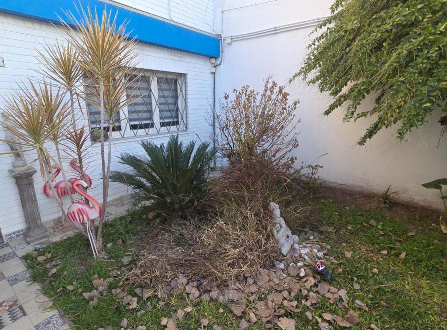 Foto de VENTA Villa Dominico Casa 3 amb + 2 departamentos, imagen 3
