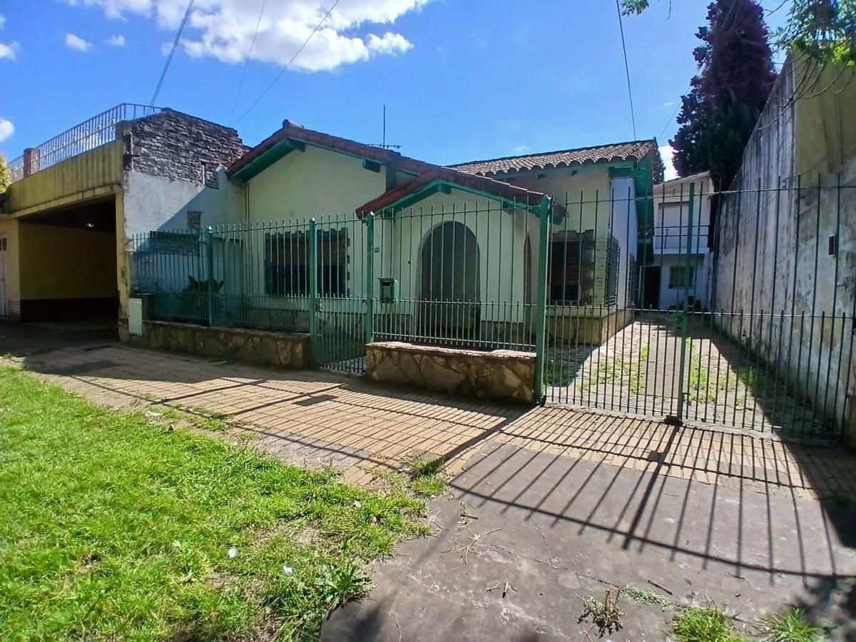 Foto de VENTA CHALET Y DPTO EN LOMAS DE ZAMORA/Oportunidad, imagen 2