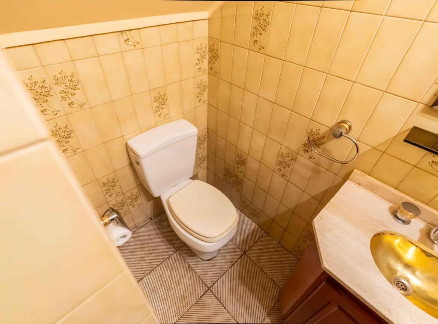 Foto de VENTA CASA 4 AMBIENTES CON COCHERA Y JARDIN WILDE, imagen 4
