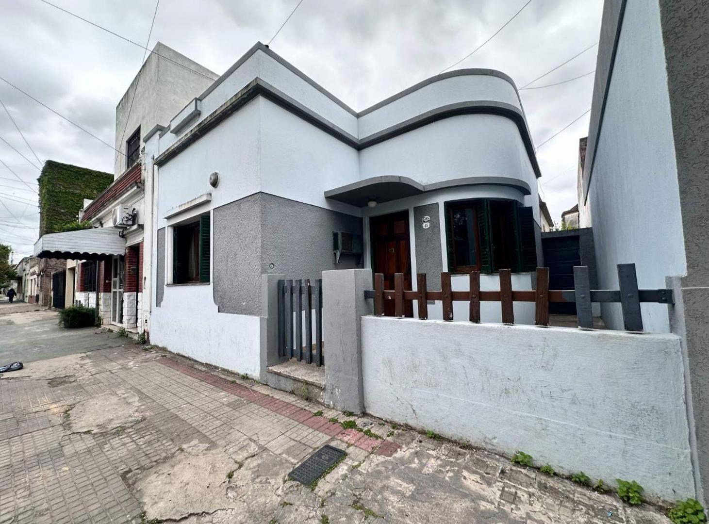 Foto de Venta 2 Casas, Lote de 400m2, Remedios de Escalada, imagen 3