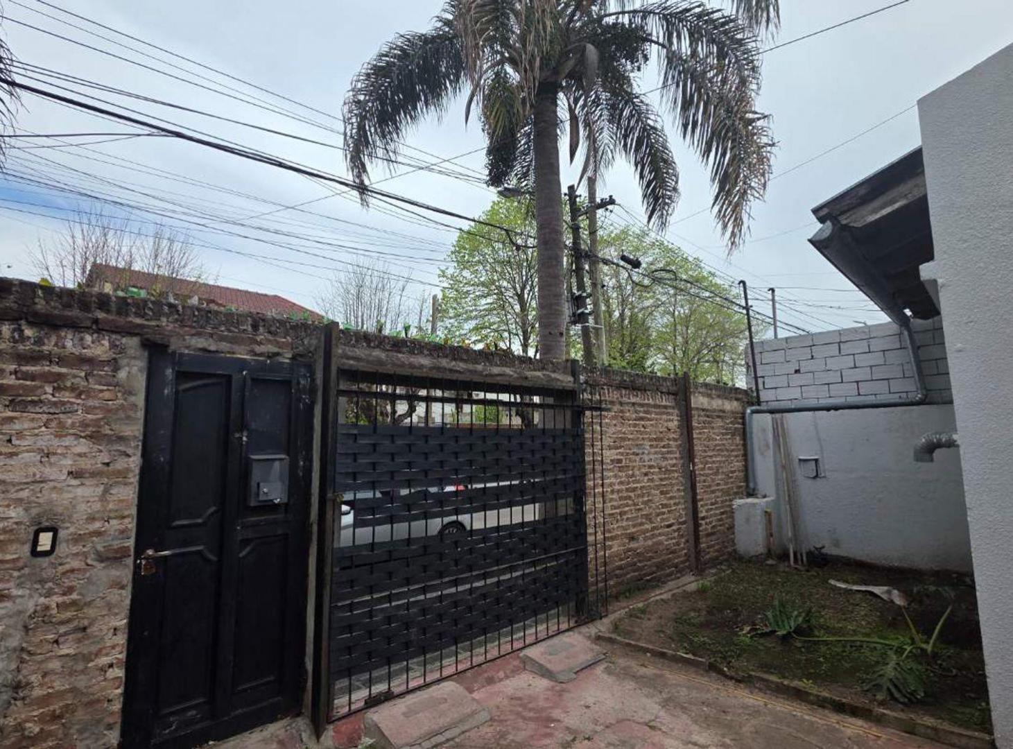 Foto de VENTA CASTELAR CASA 4 AMBIENTES GARAJE PASANTE, imagen 4