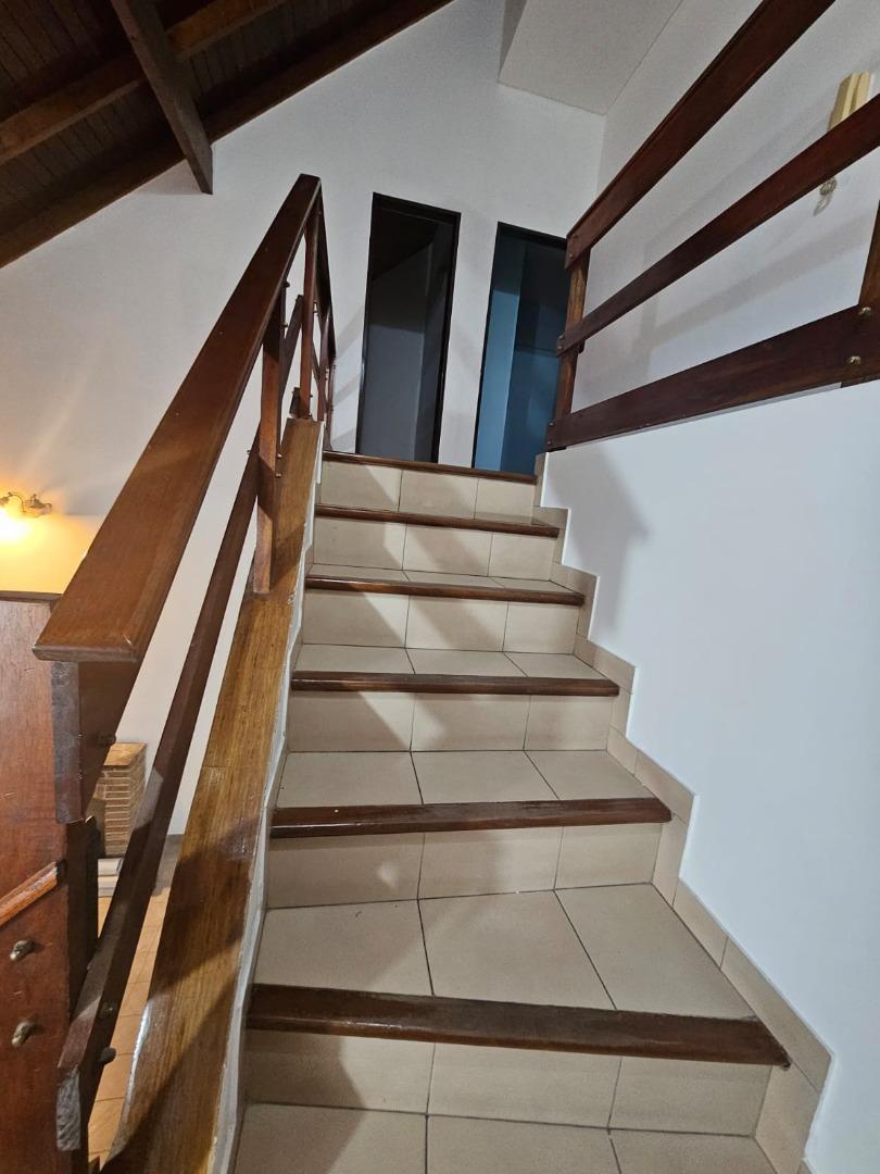 Casa 5 Ambientes Sup. 132 m² Patio 3 Cocheras Villa Lugan 1