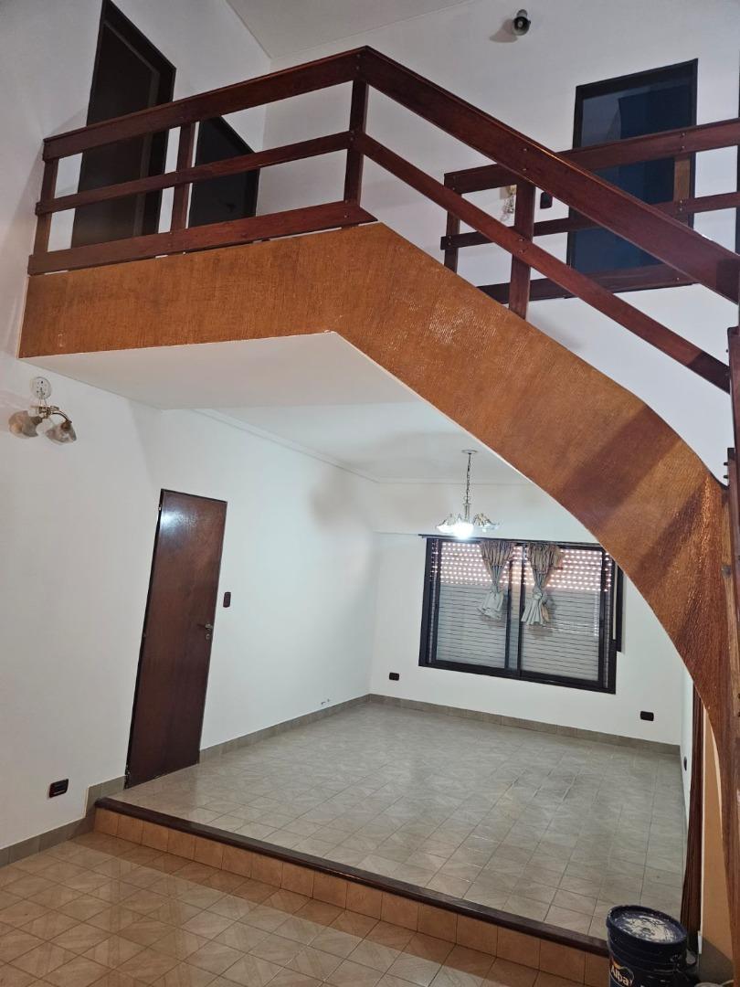 Casa 5 Ambientes Sup. 132 m² Patio 3 Cocheras Villa Lugan 2