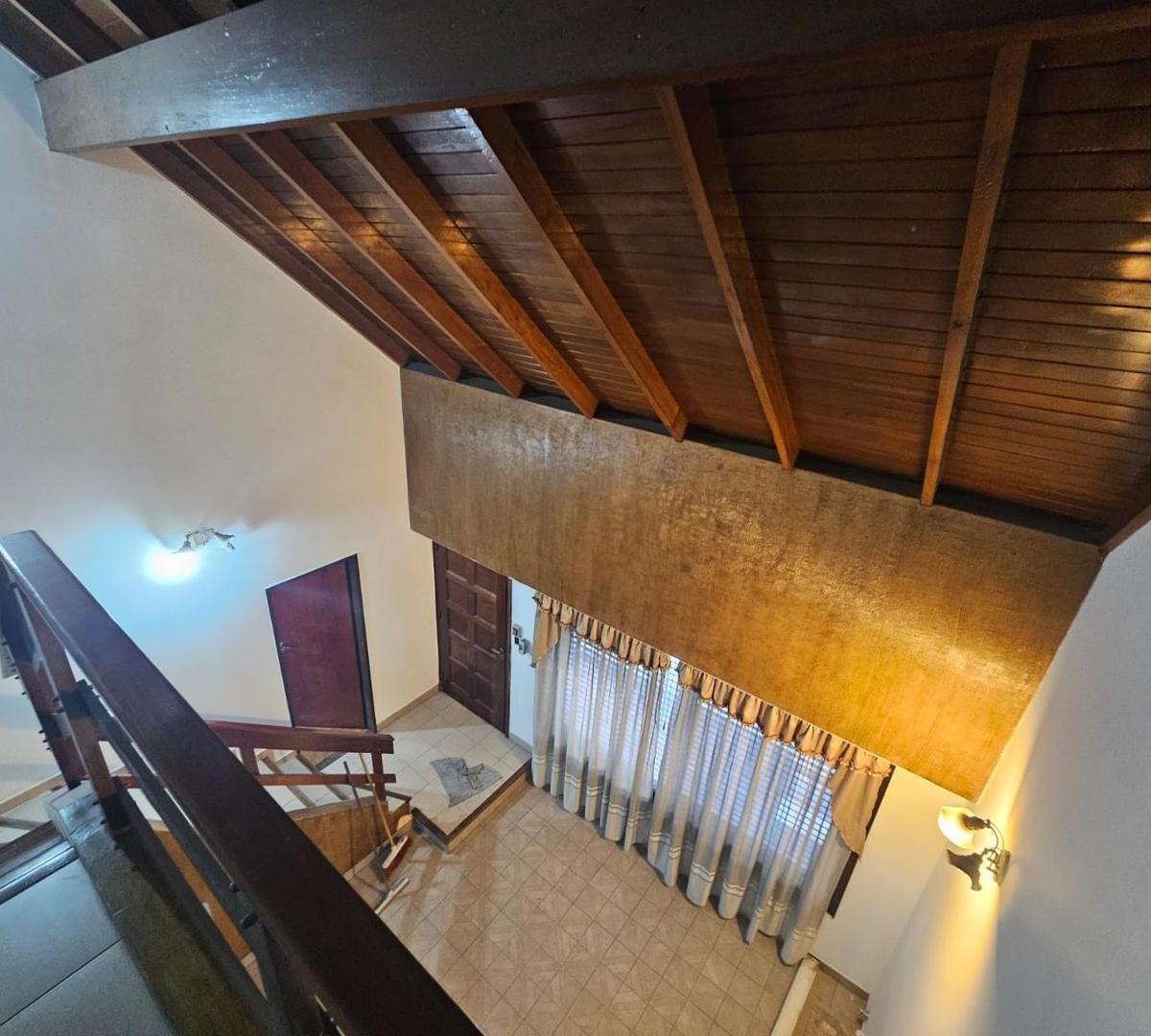 Casa 5 Ambientes Sup. 132 m² Patio 3 Cocheras Villa Lugan 5