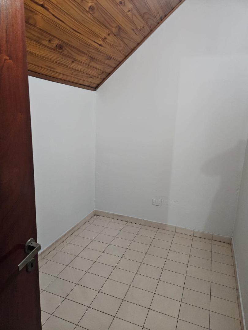 Casa 5 Ambientes Sup. 132 m² Patio 3 Cocheras Villa Lugan 2