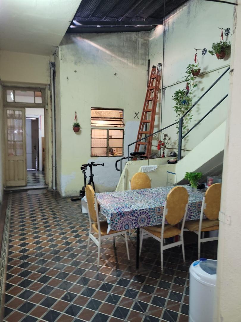 Casa 5 Ambientes a Reciclar en Excelente Zona de Mataderos 3