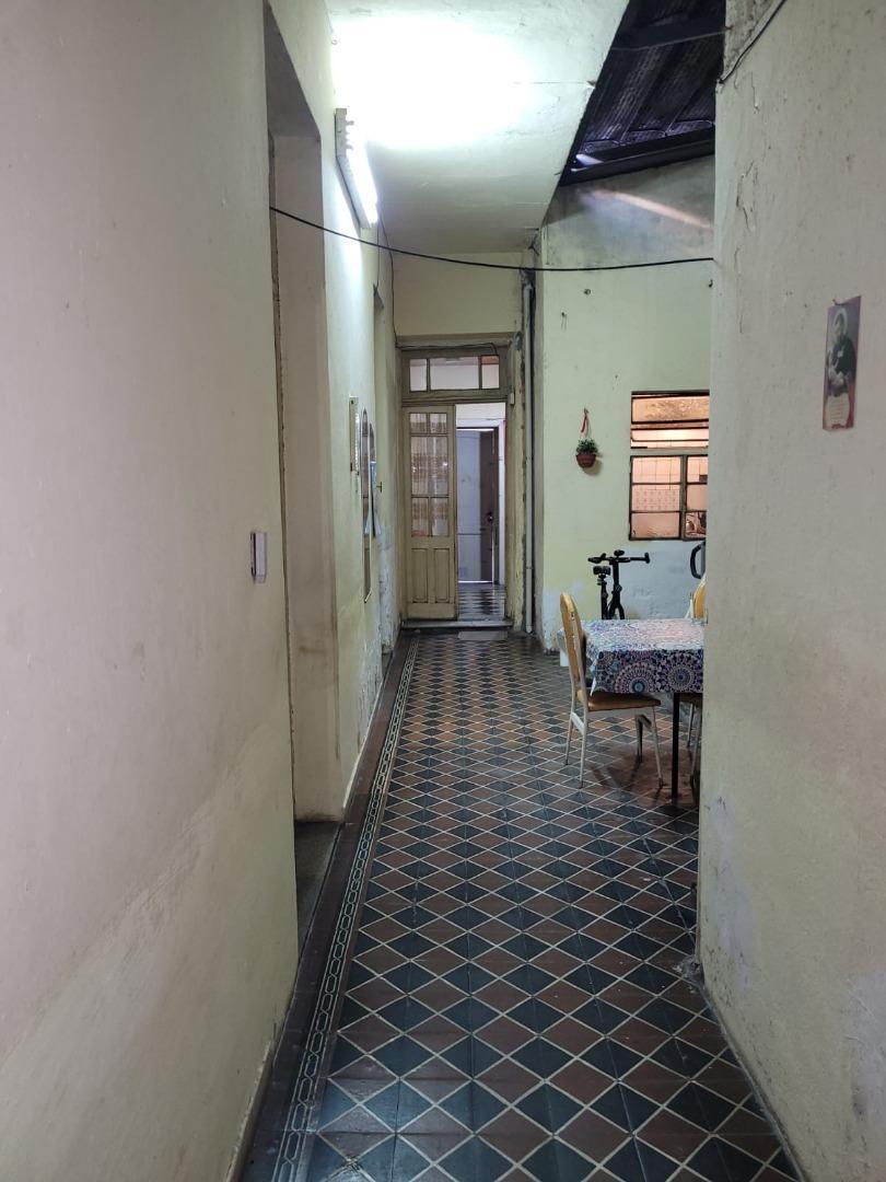 Casa 5 Ambientes a Reciclar en Excelente Zona de Mataderos 5