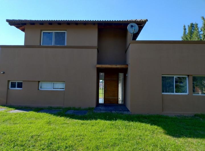 CASA EN VENTA EN MALIBU , CANNING 2
